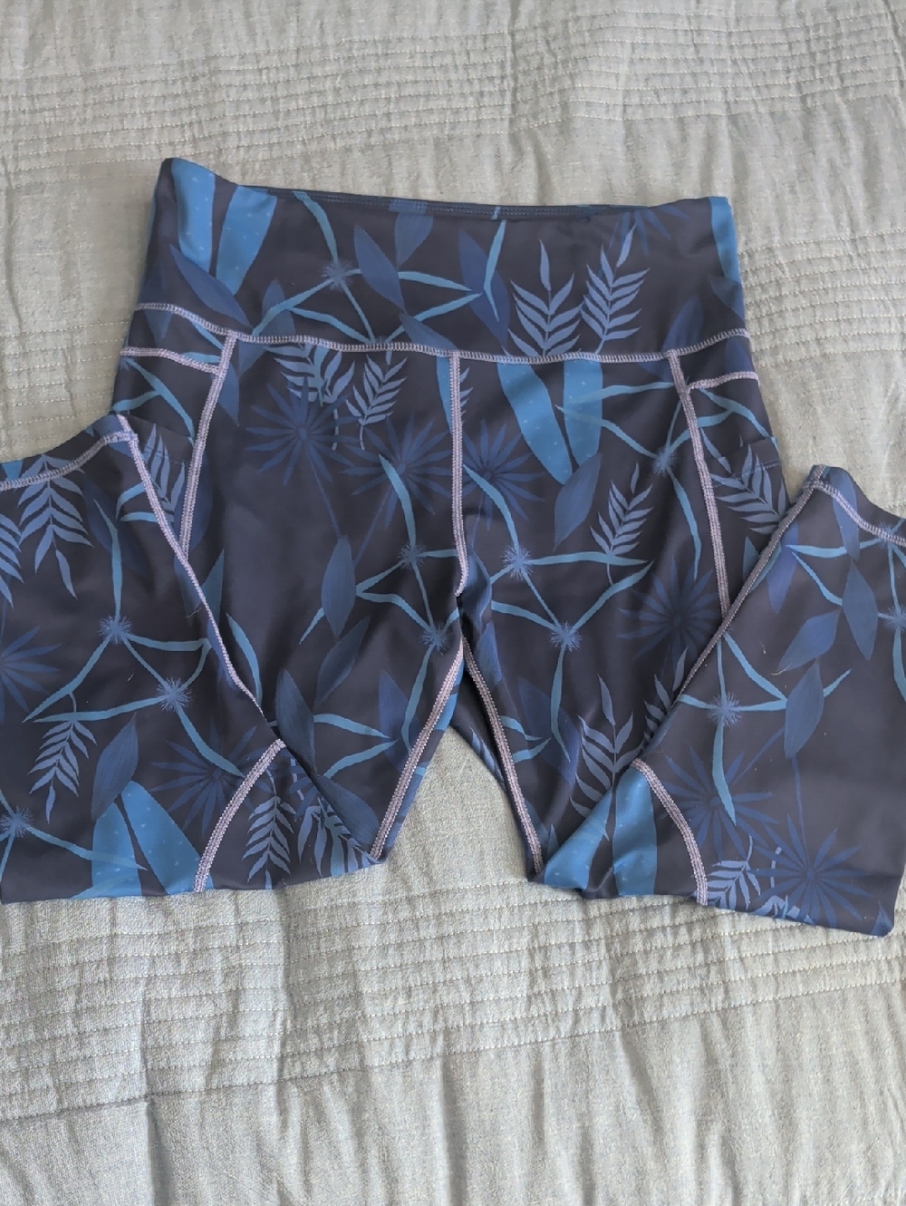 ZYIA Navy and Light Blue Leaf-Print Capri Leggings